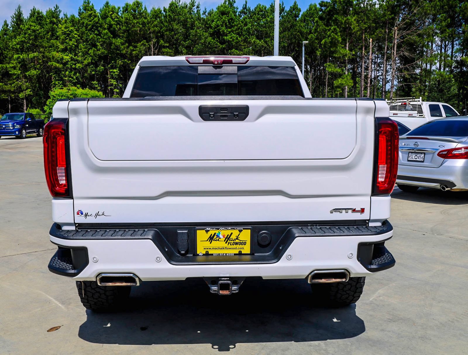Used 2021 GMC Sierra 1500 AT4 w/ AT4 Premium Package AWD/4WD image 6