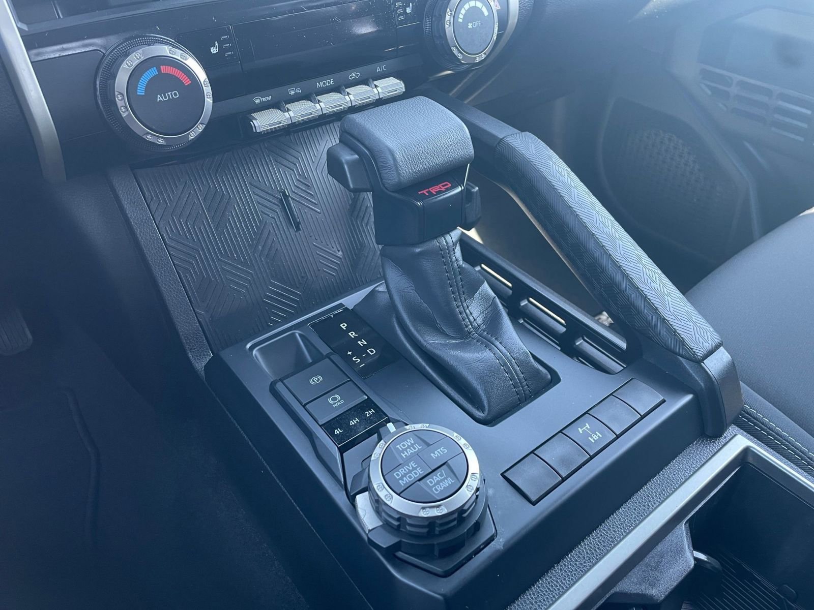 Used 2025 Toyota Tacoma TRD Off-Road image 39