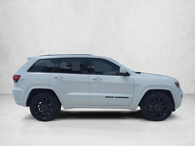 Used 2021 Jeep Grand Cherokee Laredo X AWD/4WD image 4
