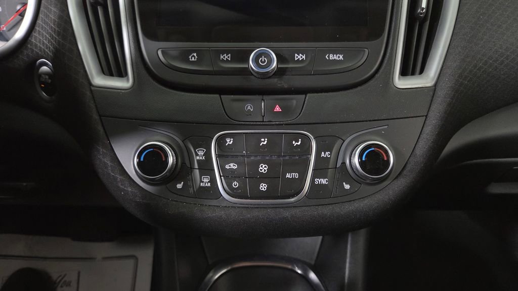 Used 2023 Chevrolet Malibu LT FWD image 23