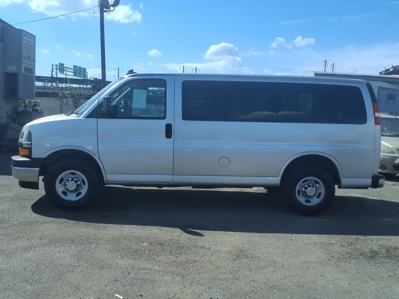 Used 2020 Chevrolet Express 2500 LT w/ LT Preferred Equipment Group RWD image 4