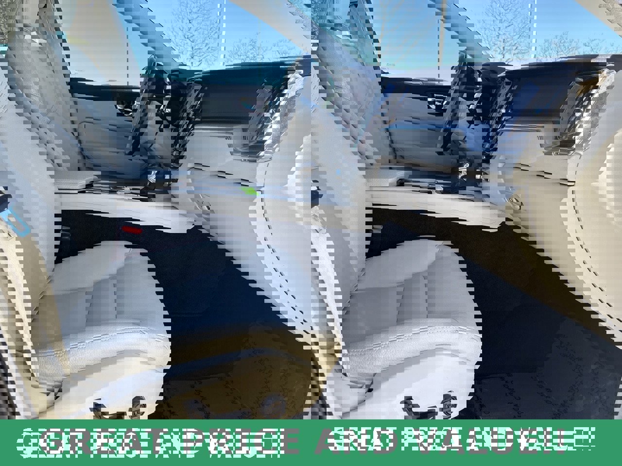 Used 2019 Volvo XC60 T5 Momentum image 35