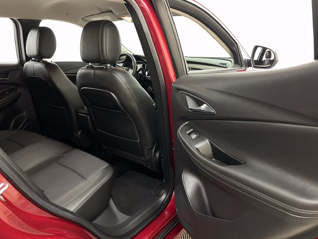 Used 2023 Buick Encore GX Select w/ Sport Touring Package FWD image 38
