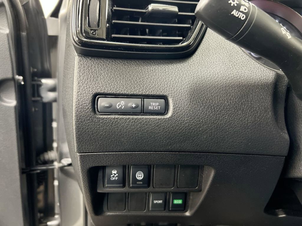 Used 2021 Nissan Rogue Sport S image 18