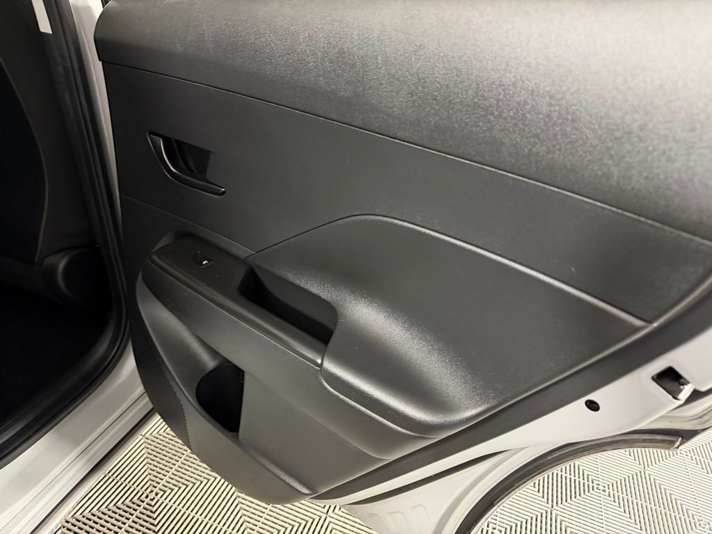 Used 2024 Hyundai Kona SEL image 30