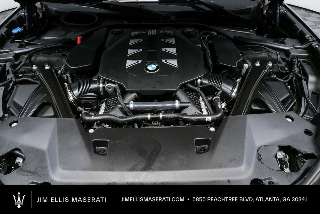 Used 2023 BMW 760i xDrive AWD/4WD image 34