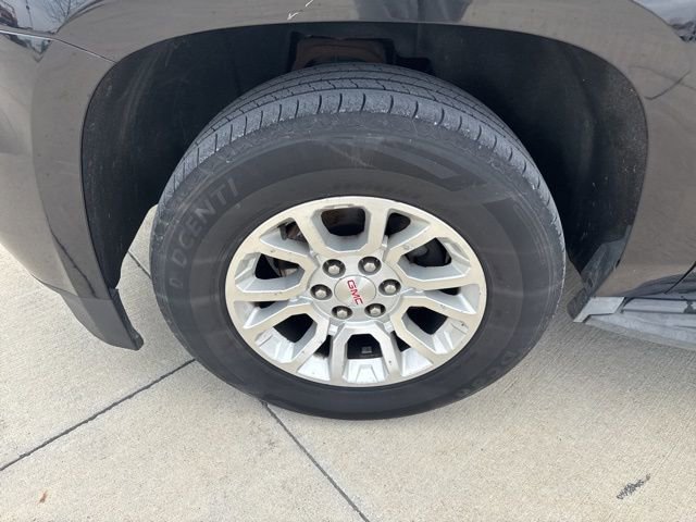 Used 2015 Chevrolet Suburban LT image 9