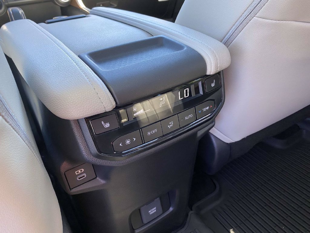 New 2026 Toyota Grand Highlander AWD Hybrid image 9