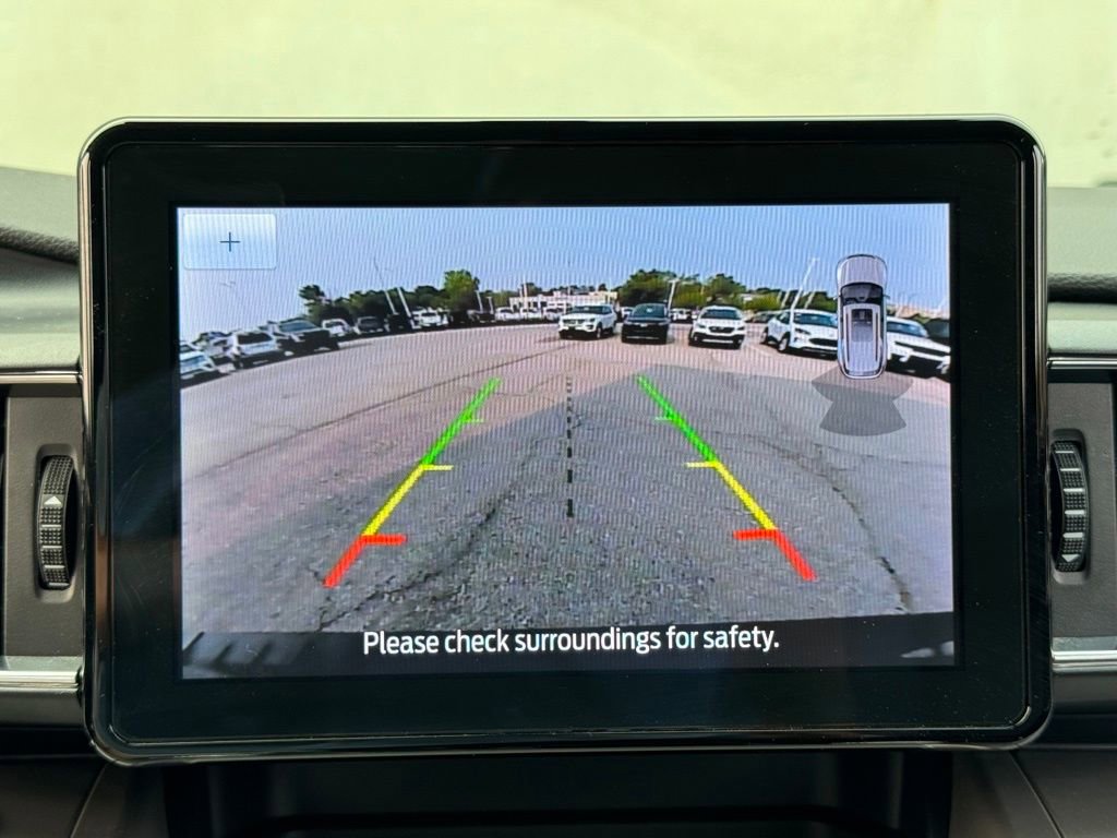 Used 2023 Ford Explorer XLT w/ Equipment Group 202A image 28