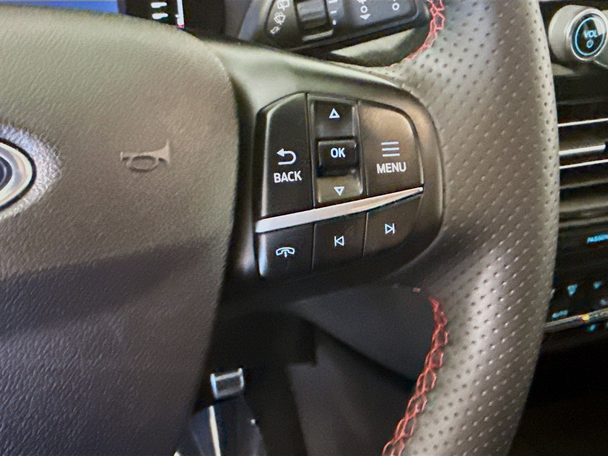 Used 2024 Ford Escape ST-Line Select image 15