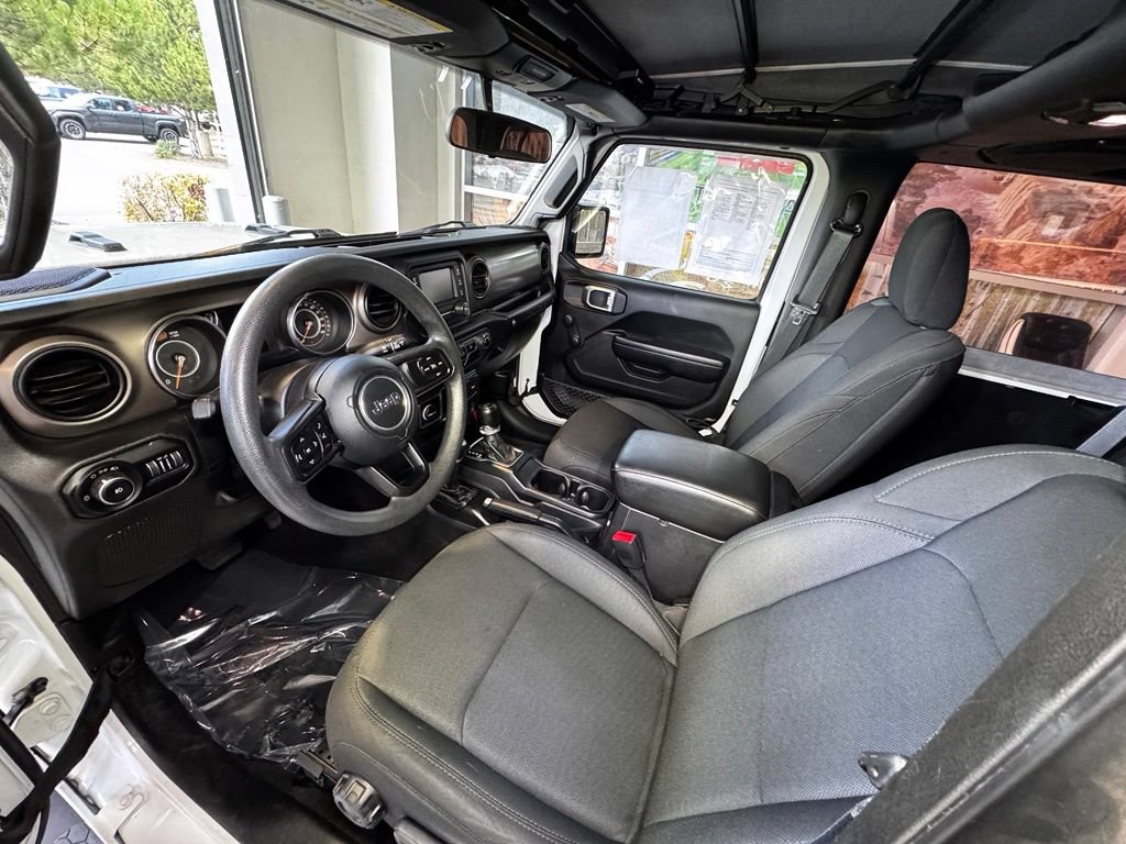 Used 2018 Jeep Wrangler Sport AWD/4WD image 18