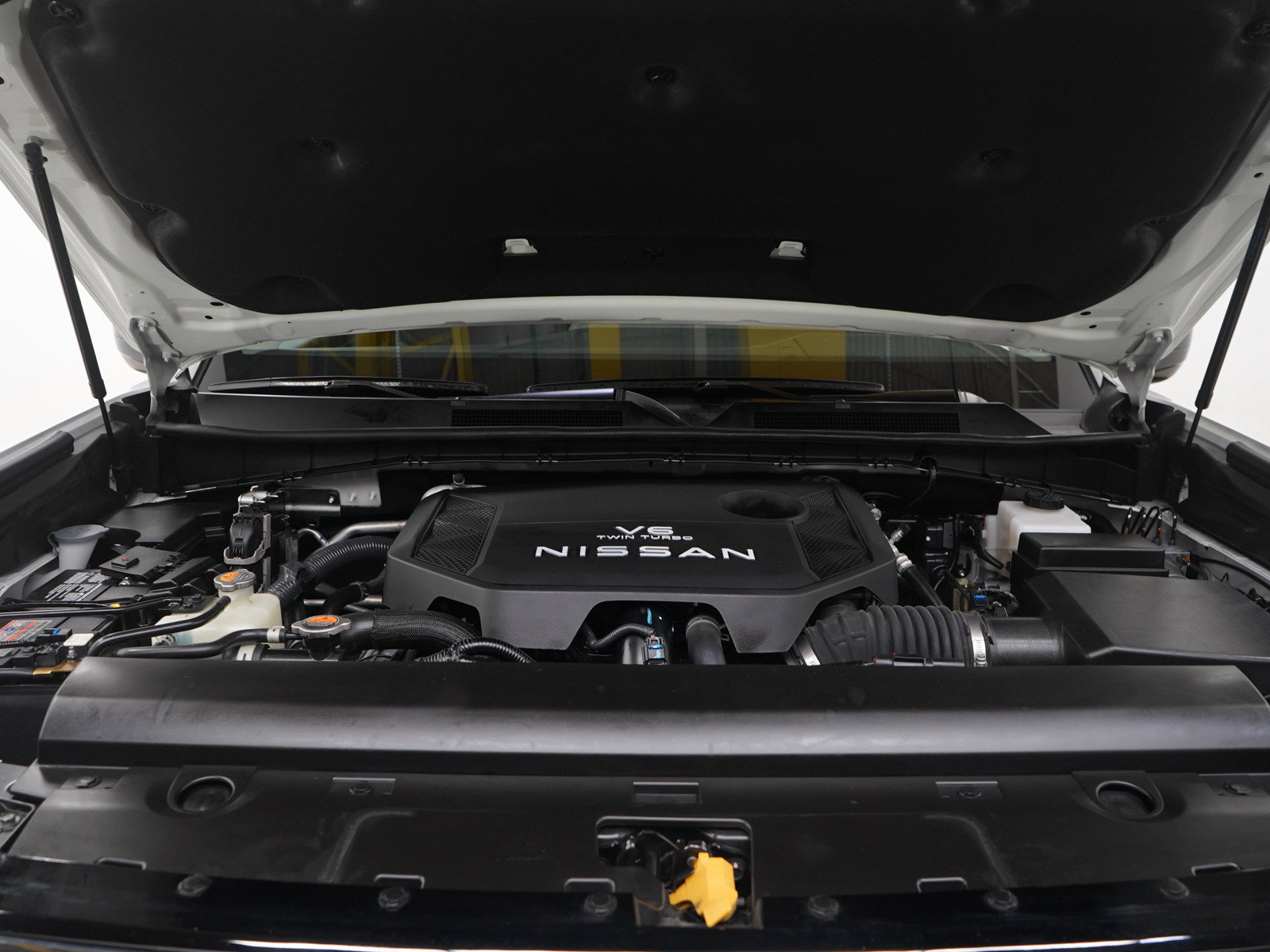 Used 2025 Nissan Armada SV AWD/4WD image 29