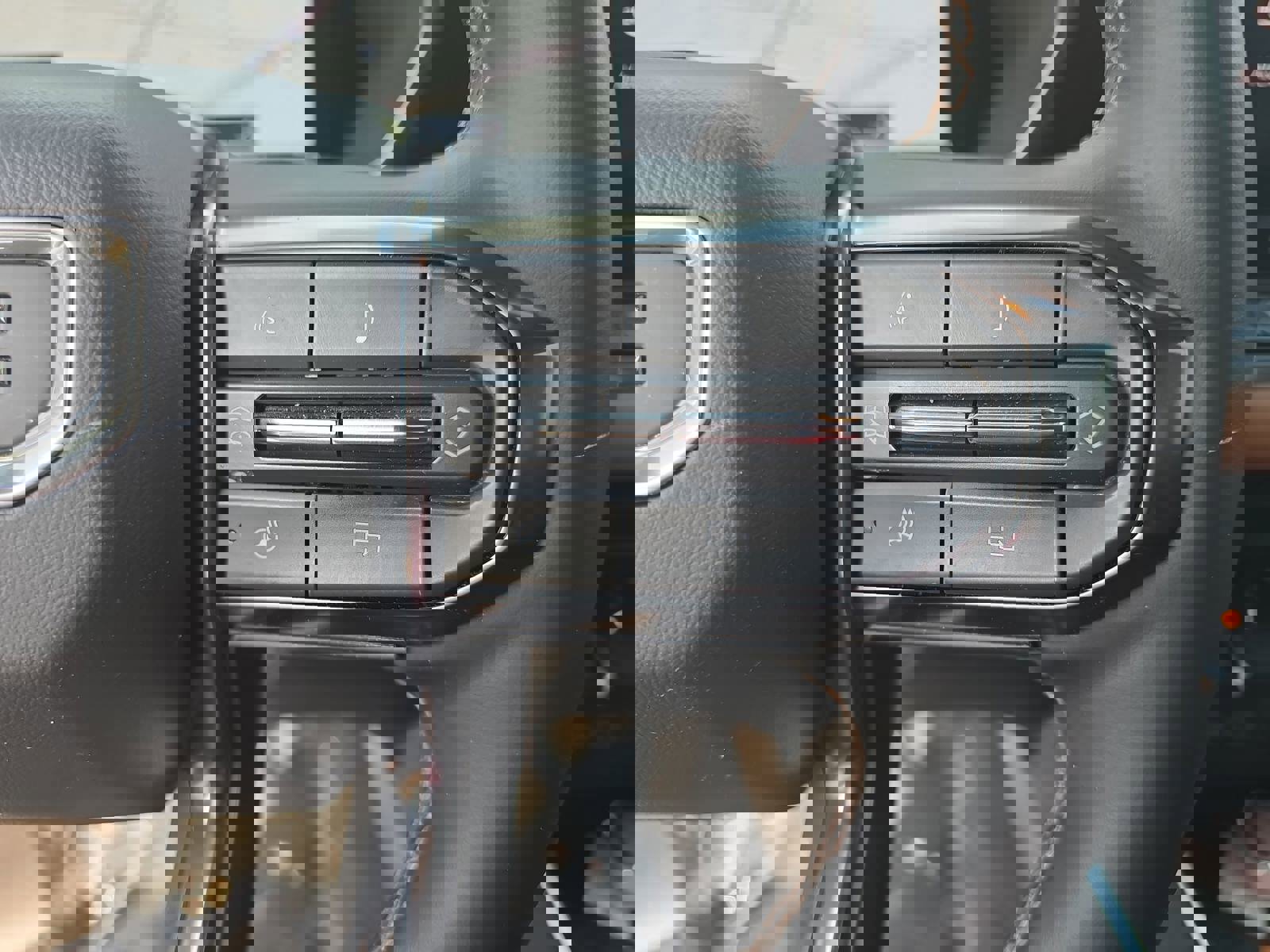 Used 2025 GMC Canyon AT4 w/ Nightfall Edition image 20