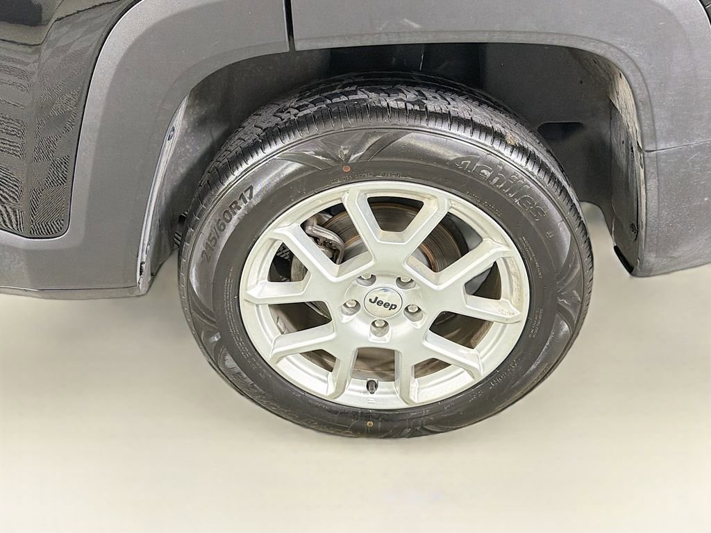 Used 2023 Jeep Renegade Latitude image 30