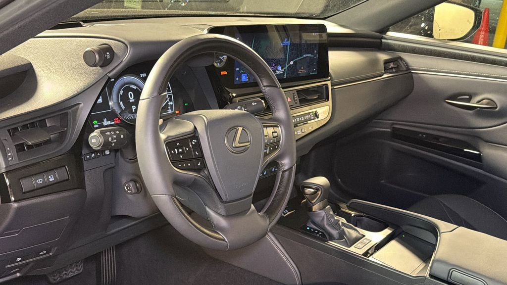 Certified 2025 Lexus ES 300h w/ Luxury Package FWD image 20
