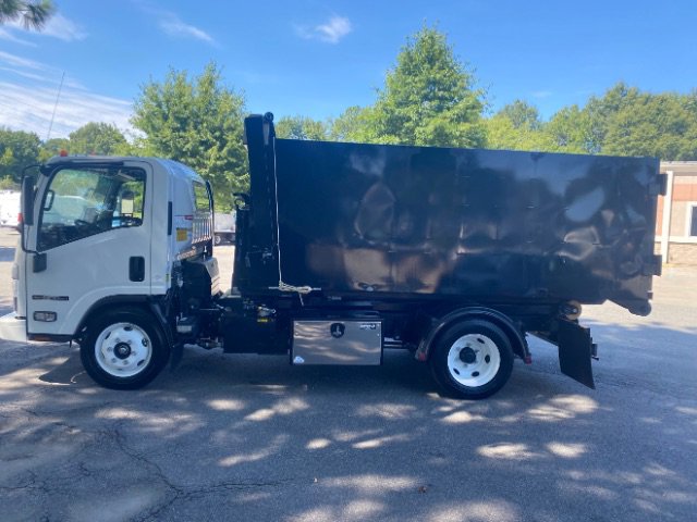 Used 2024 Isuzu NPR image 4