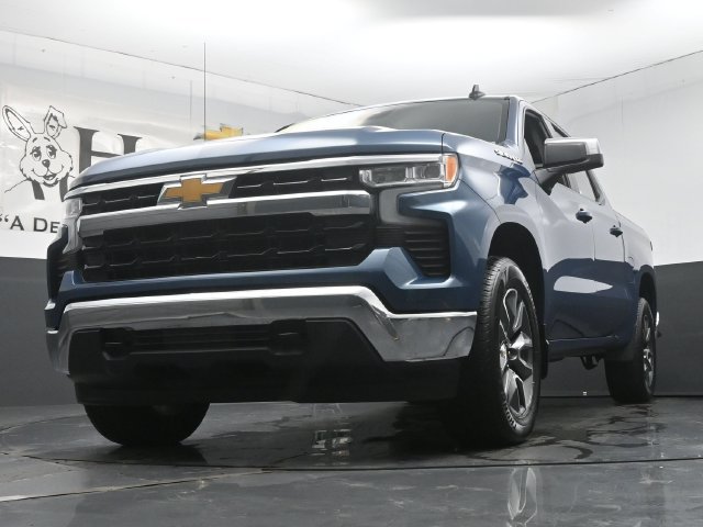 Used 2024 Chevrolet Silverado 1500 LT AWD/4WD image 4