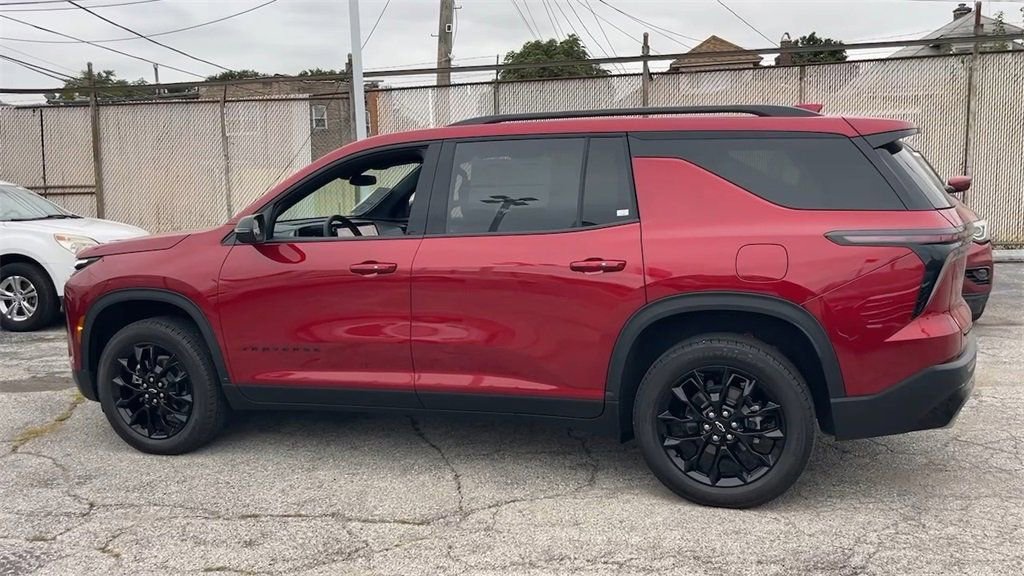 New 2025 Chevrolet Traverse LT w/ Midnight/Sport Edition image 31