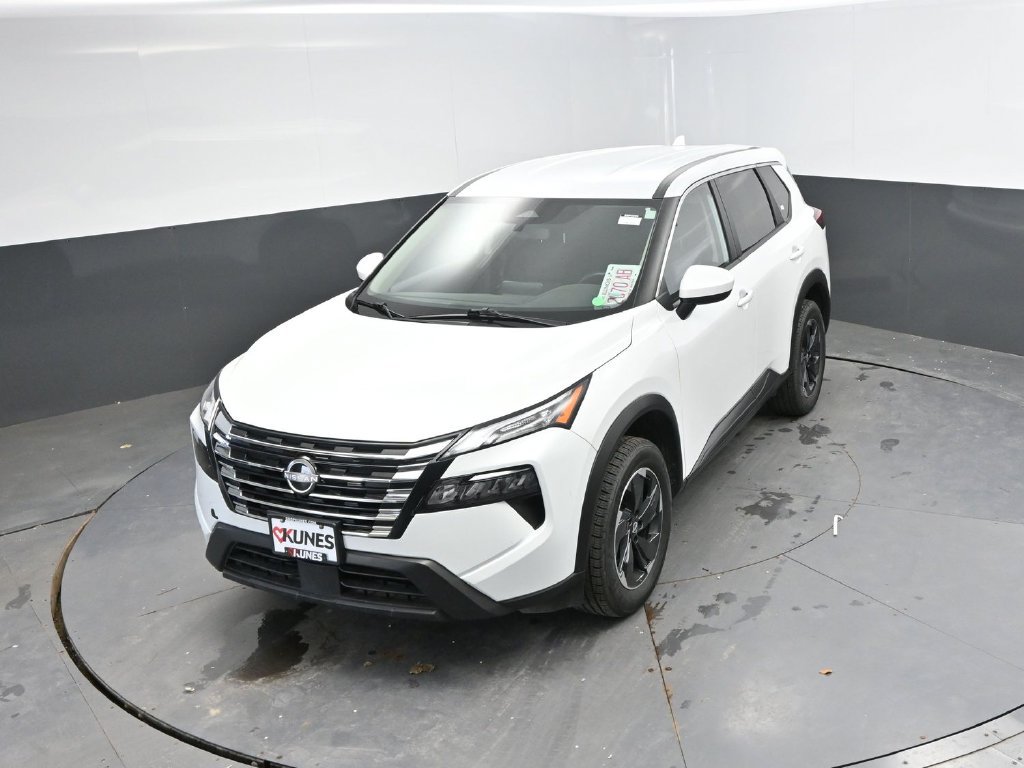 Used 2025 Nissan Rogue SV FWD image 25