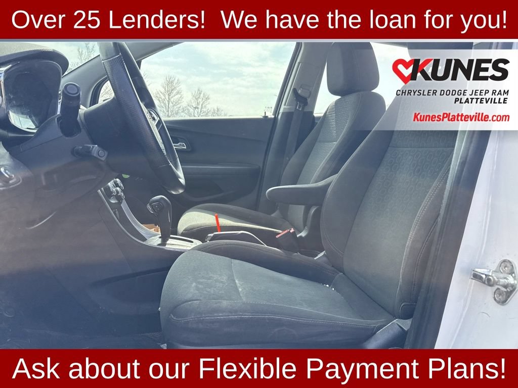 Used 2018 Chevrolet Trax LS AWD/4WD image 28