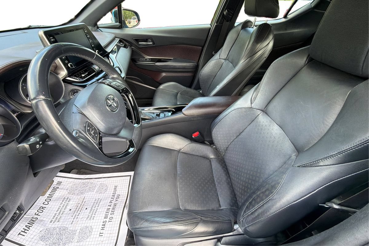 Used 2019 Toyota C-HR Limited FWD image 9