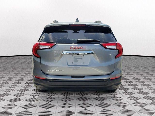 Used 2024 GMC Terrain SLE w/ Driver Convenience Package FWD image 5