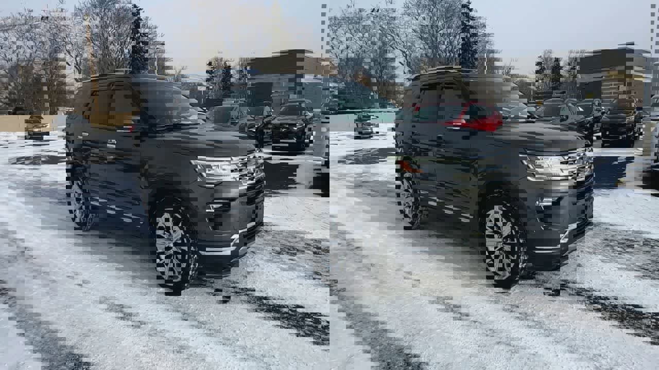 Used 2018 Ford Explorer Limited w/ Equipment Group 301A image 2