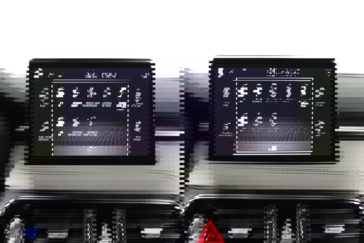 Used 2023 Genesis G70 2.0T w/ Sport Prestige Package image 24