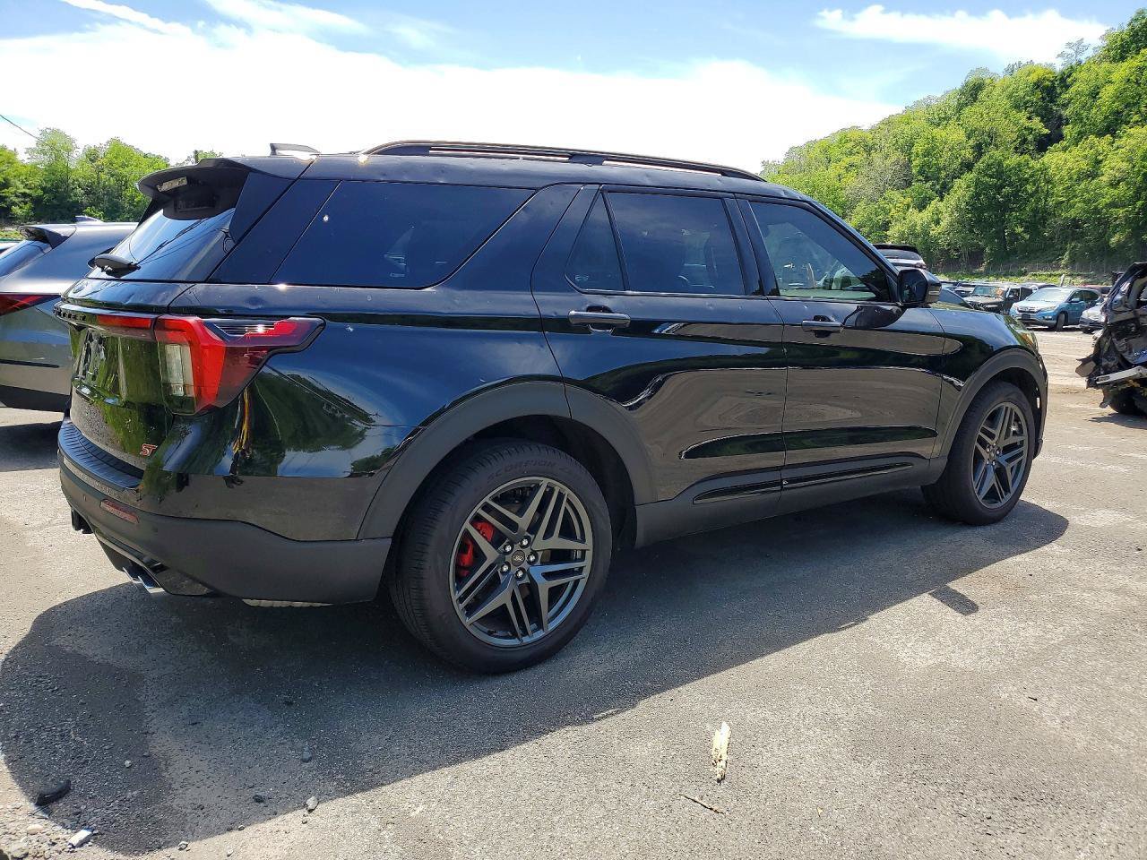 Used 2025 Ford Explorer ST w/ Sun And Sound Package AWD/4WD image 4