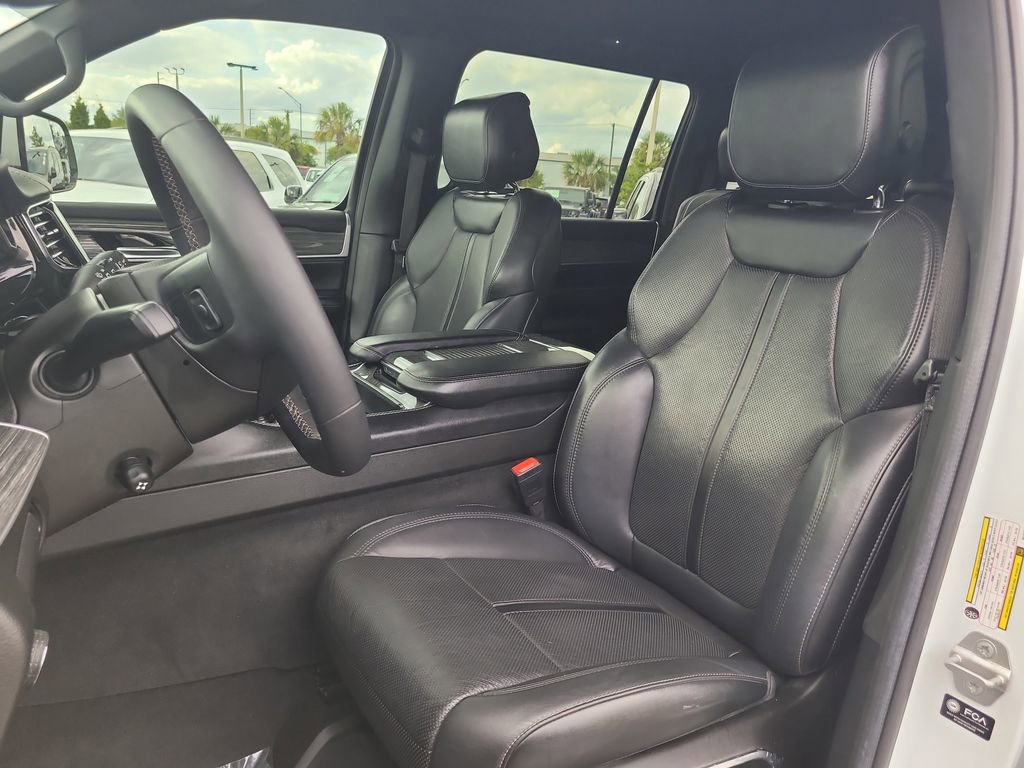 Used 2022 Jeep Wagoneer Series III w/ Flexible Seating Group RWD image 19