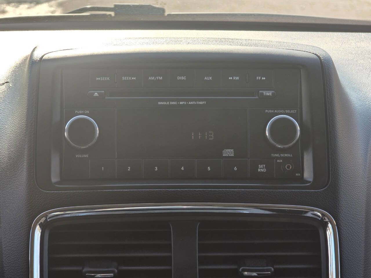 Used 2015 Dodge Grand Caravan SXT image 14