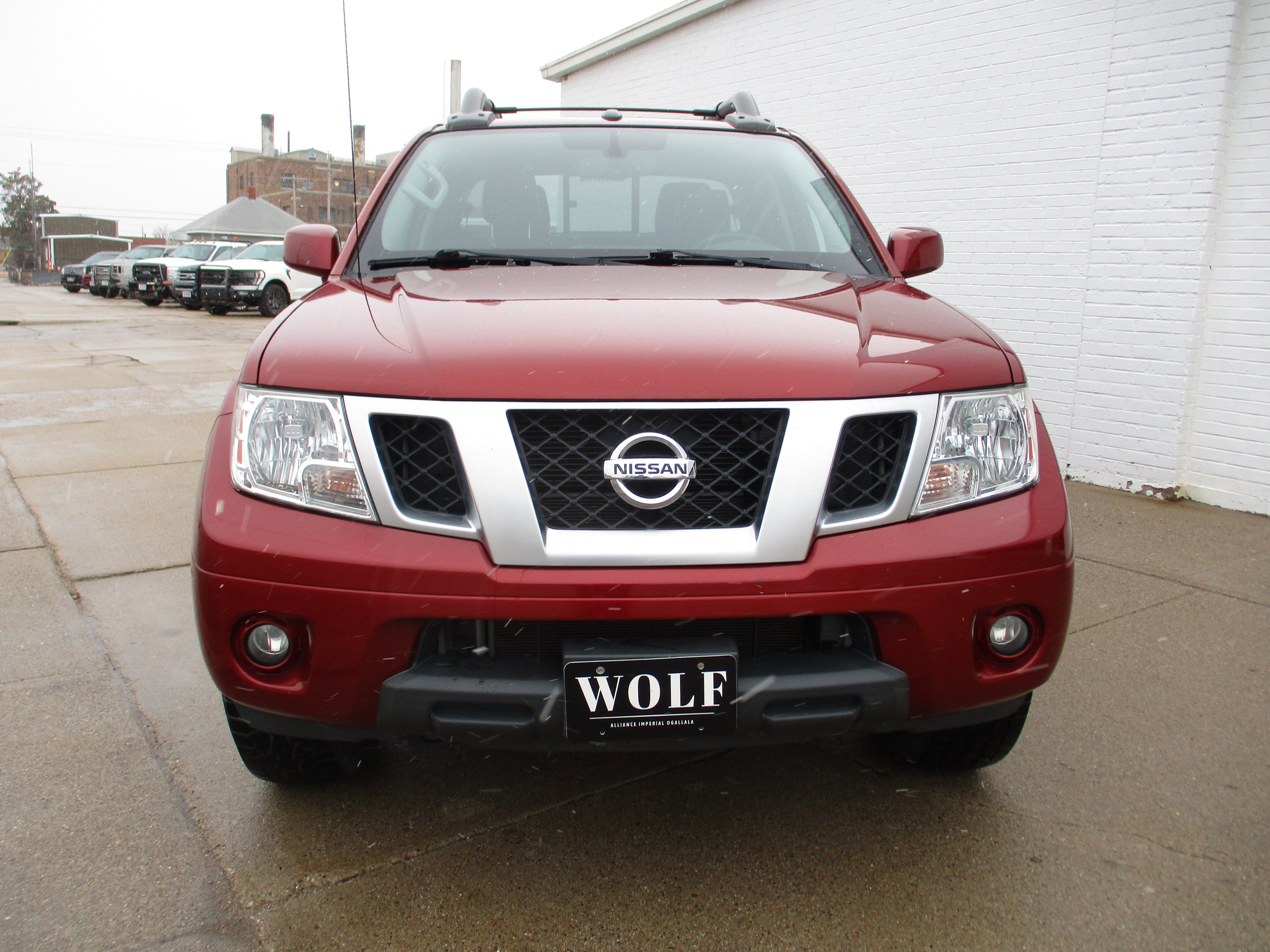 Used 2020 Nissan Frontier PRO-4X AWD/4WD image 2