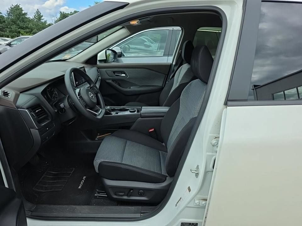 Certified 2023 Nissan Rogue SV AWD/4WD image 10