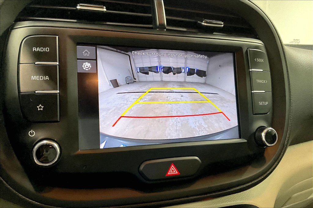 Used 2025 Kia Soul LX w/ LX Technology Package FWD image 27