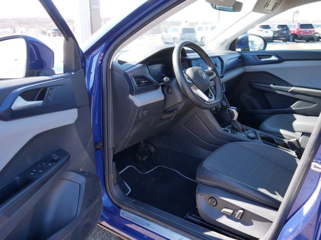 Certified 2023 Volkswagen Taos SE w/ Panoramic Sunroof Package image 12
