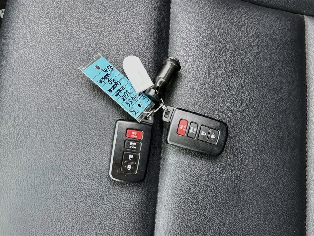 Used 2018 Toyota Corolla XSE FWD image 31
