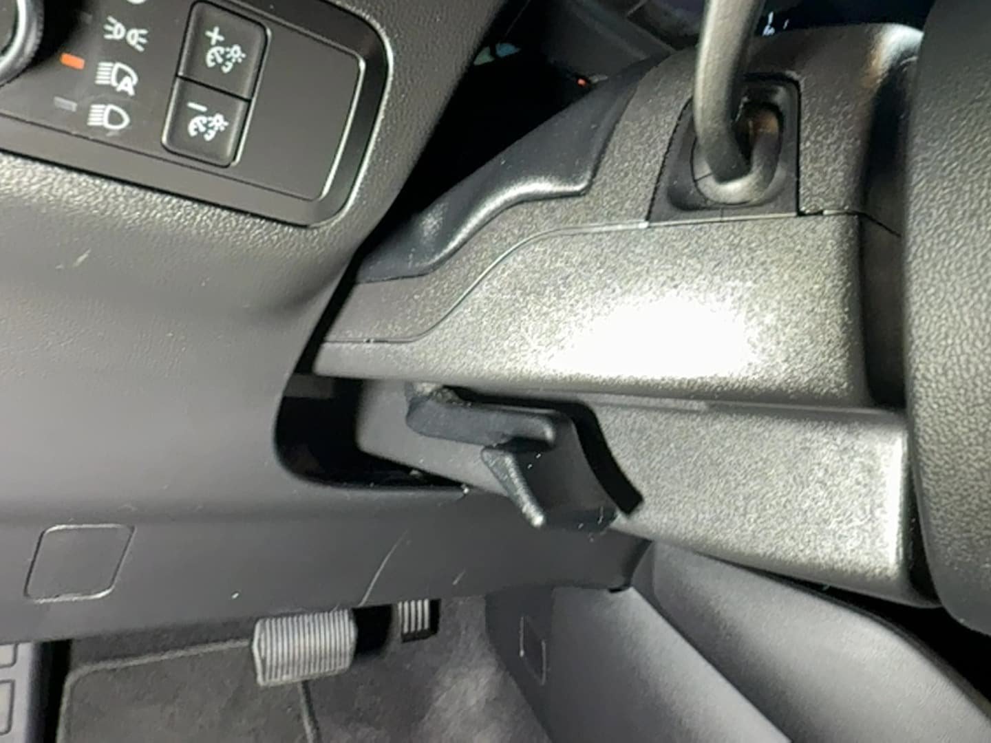 Used 2020 Ford Escape SE FWD image 47
