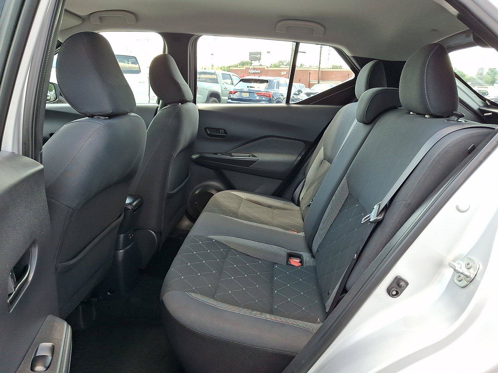 Used 2019 Nissan Kicks S FWD image 12