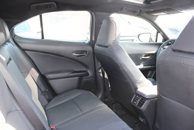 Certified 2024 Lexus UX 250h FWD image 7
