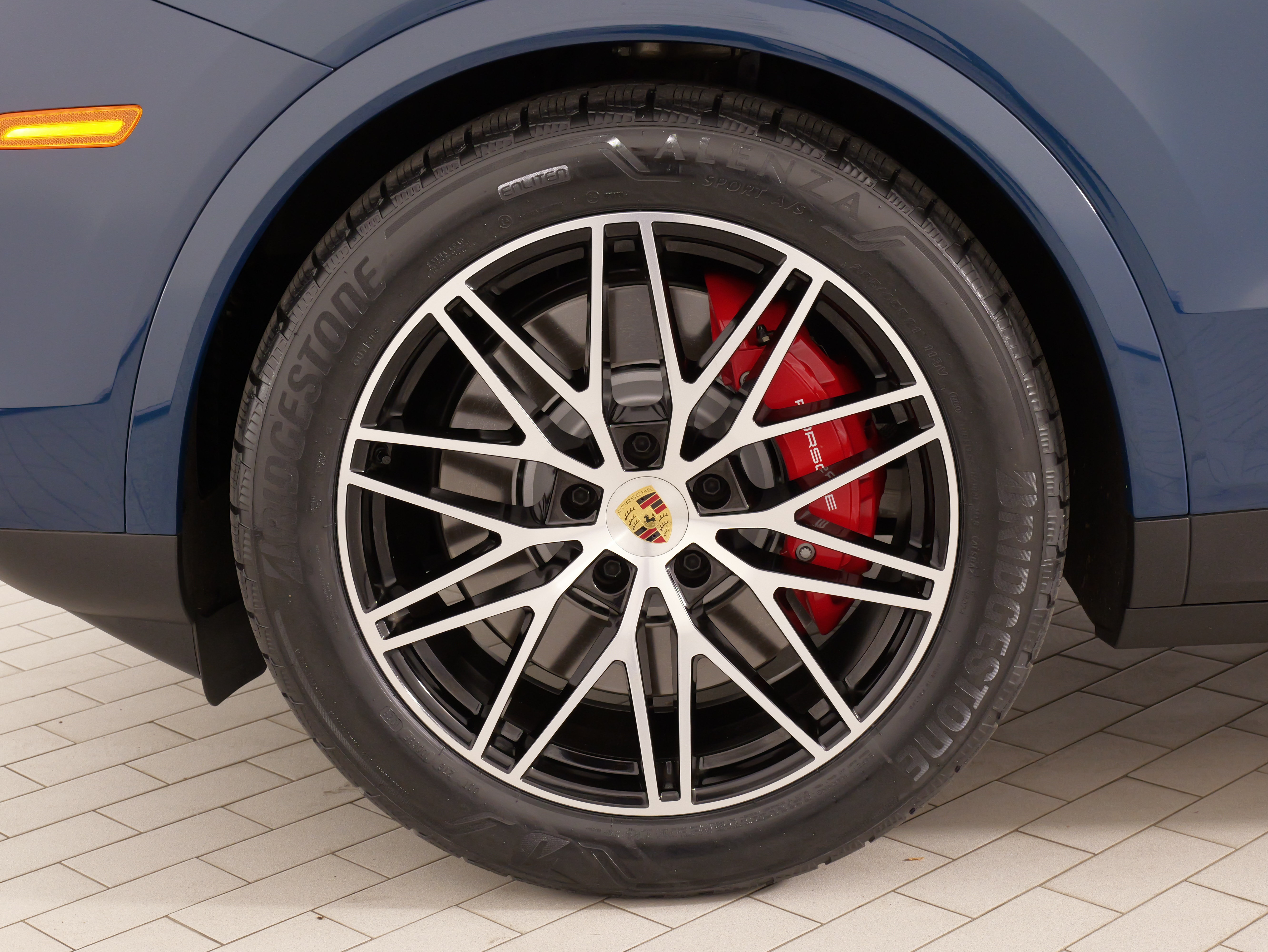 Used 2024 Porsche Cayenne S AWD/4WD image 59