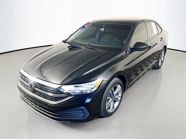 Used 2023 Volkswagen Jetta SE w/ Panoramic Sunroof Package FWD image 4