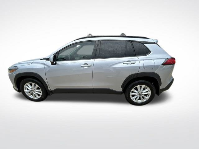 Used 2024 Toyota Corolla Cross LE FWD image 6