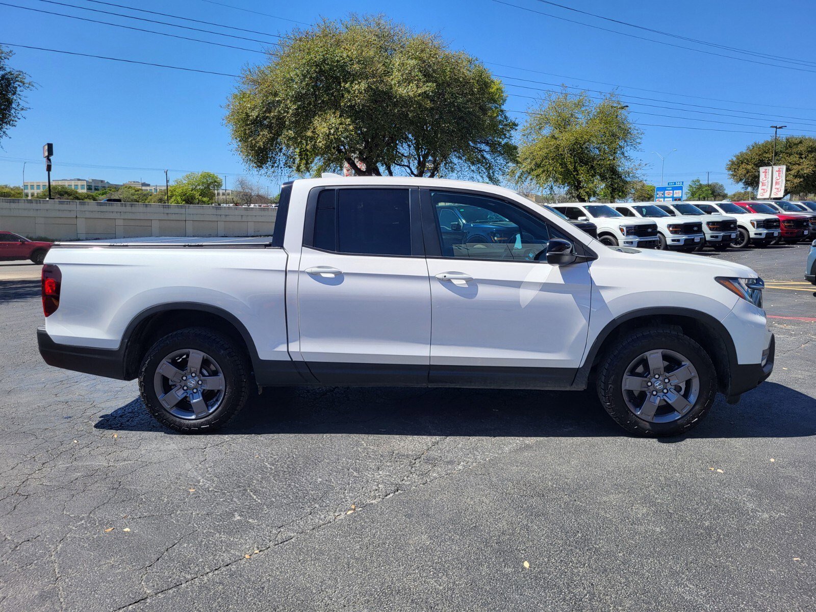 Used 2025 Honda Ridgeline TrailSport image 2