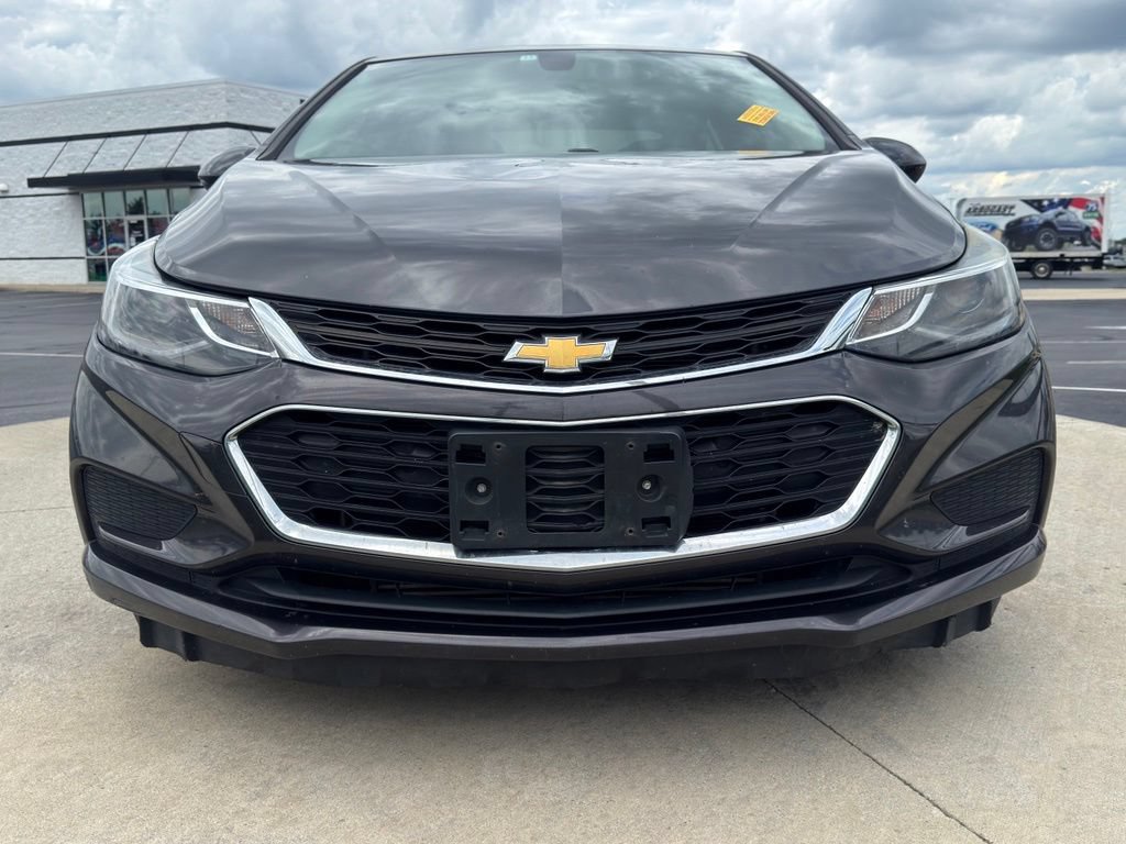Used 2016 Chevrolet Cruze LT w/ Convenience Package FWD image 2