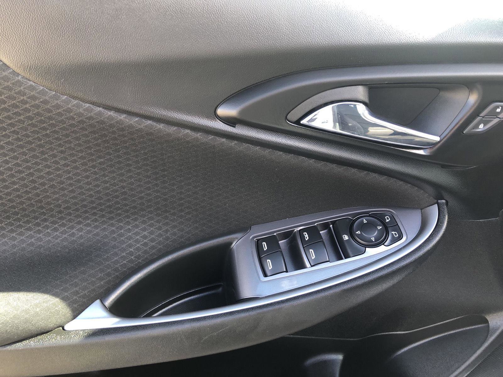 Used 2023 Chevrolet Malibu LT FWD image 19