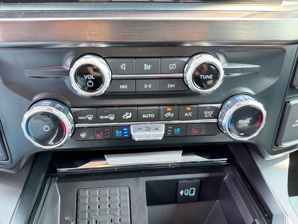 Used 2023 Ford F250 Lariat w/ Lariat Ultimate Package AWD/4WD image 31