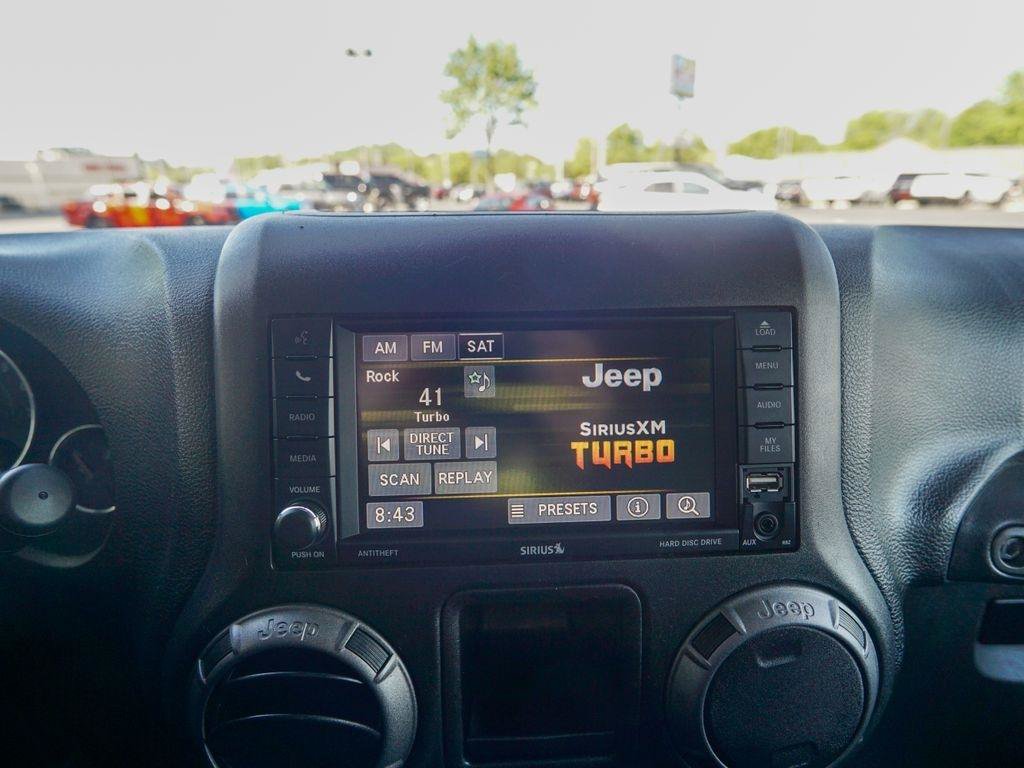 Used 2017 Jeep Wrangler Sport w/ Connectivity Group AWD/4WD image 17