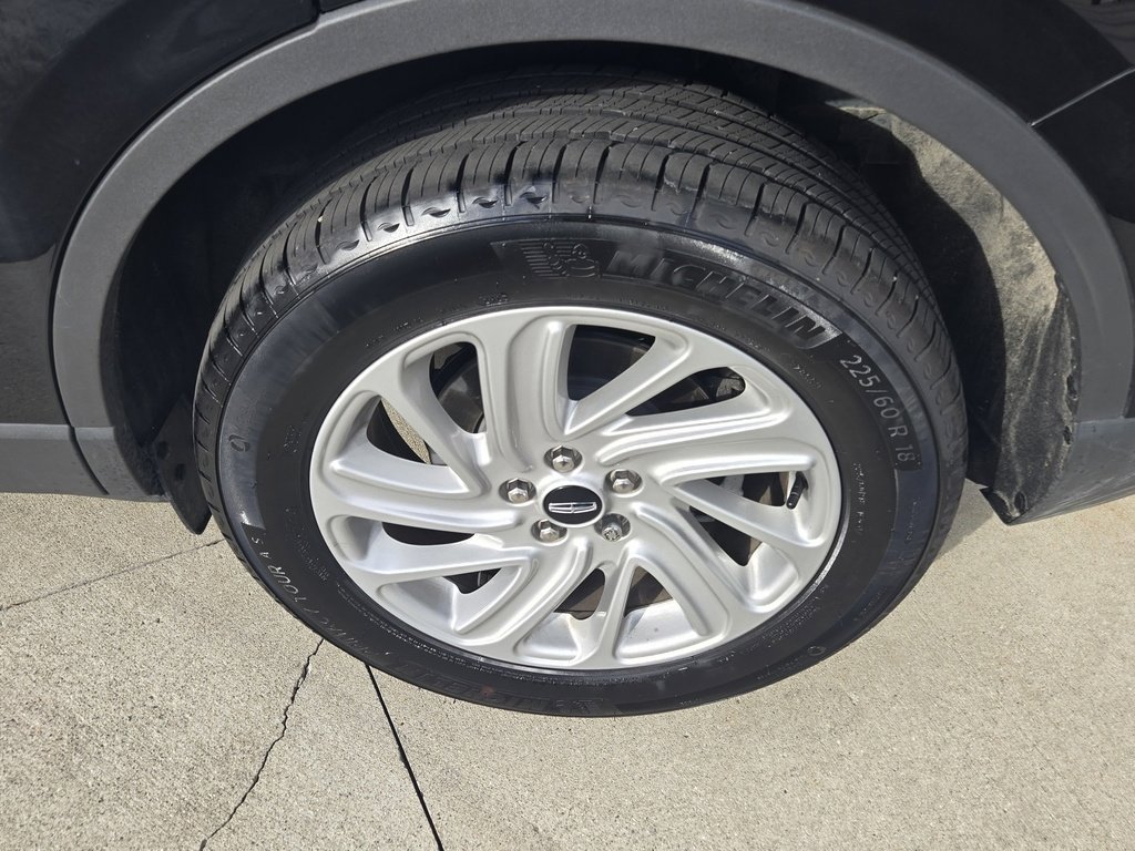 Certified 2023 Lincoln Corsair AWD image 32