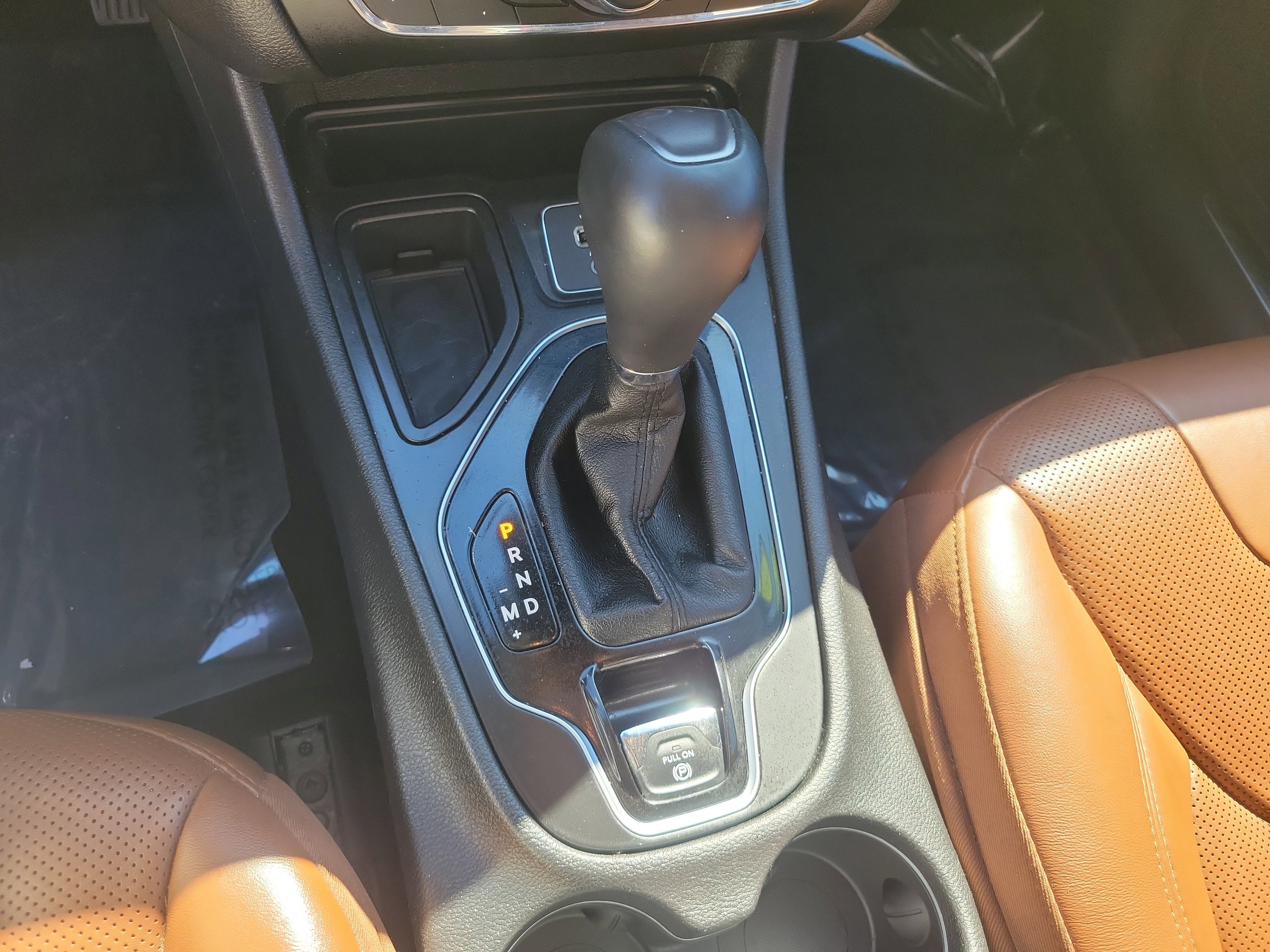 Used 2019 Jeep Cherokee Overland w/ Technology Group image 24