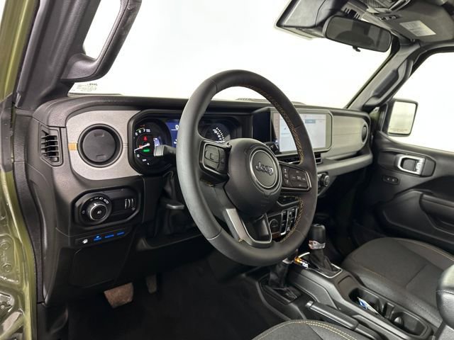 Used 2024 Jeep Wrangler Unlimited w/ Convenience Group AWD/4WD image 13